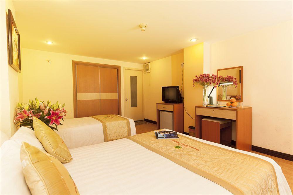 Ttc Hotel Deluxe Airport Хошимін Екстер'єр фото