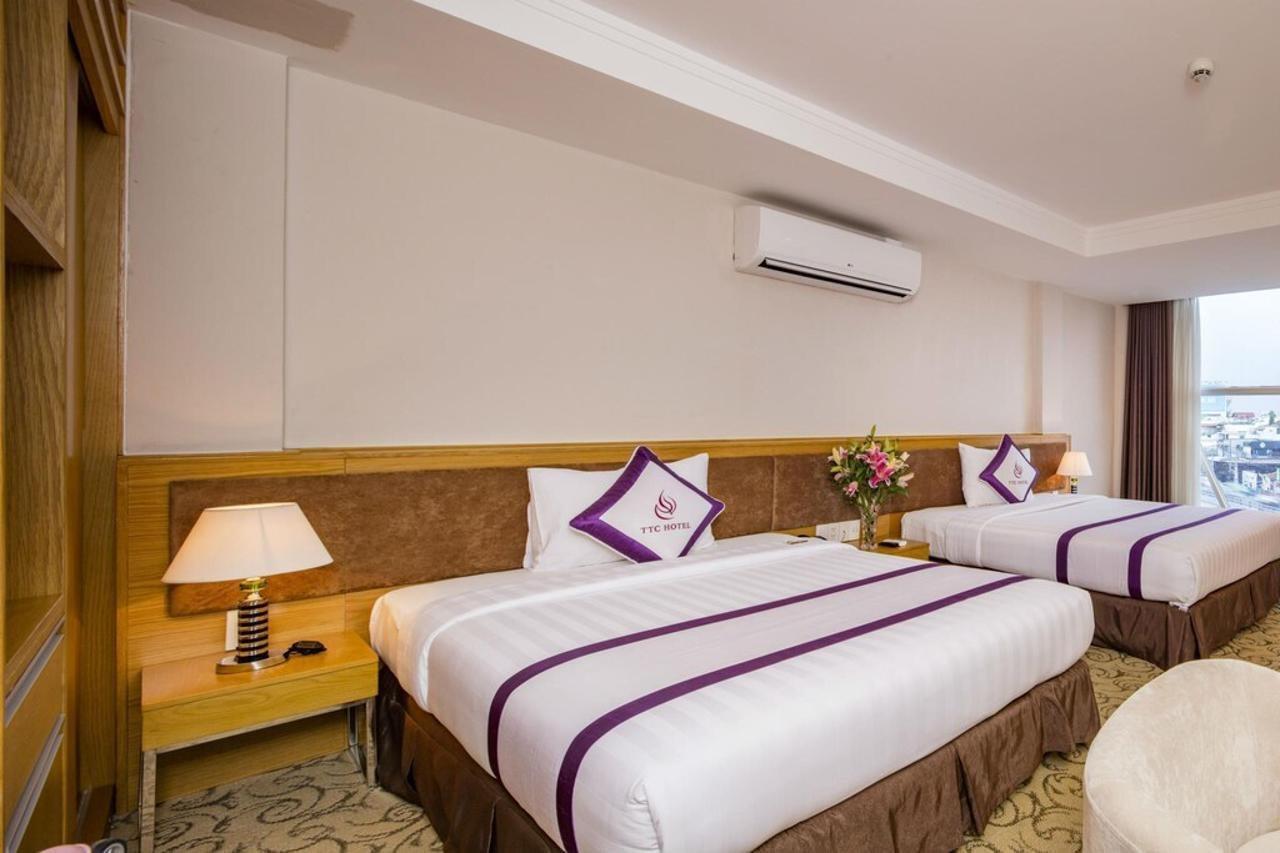 Ttc Hotel Deluxe Airport Хошимін Екстер'єр фото