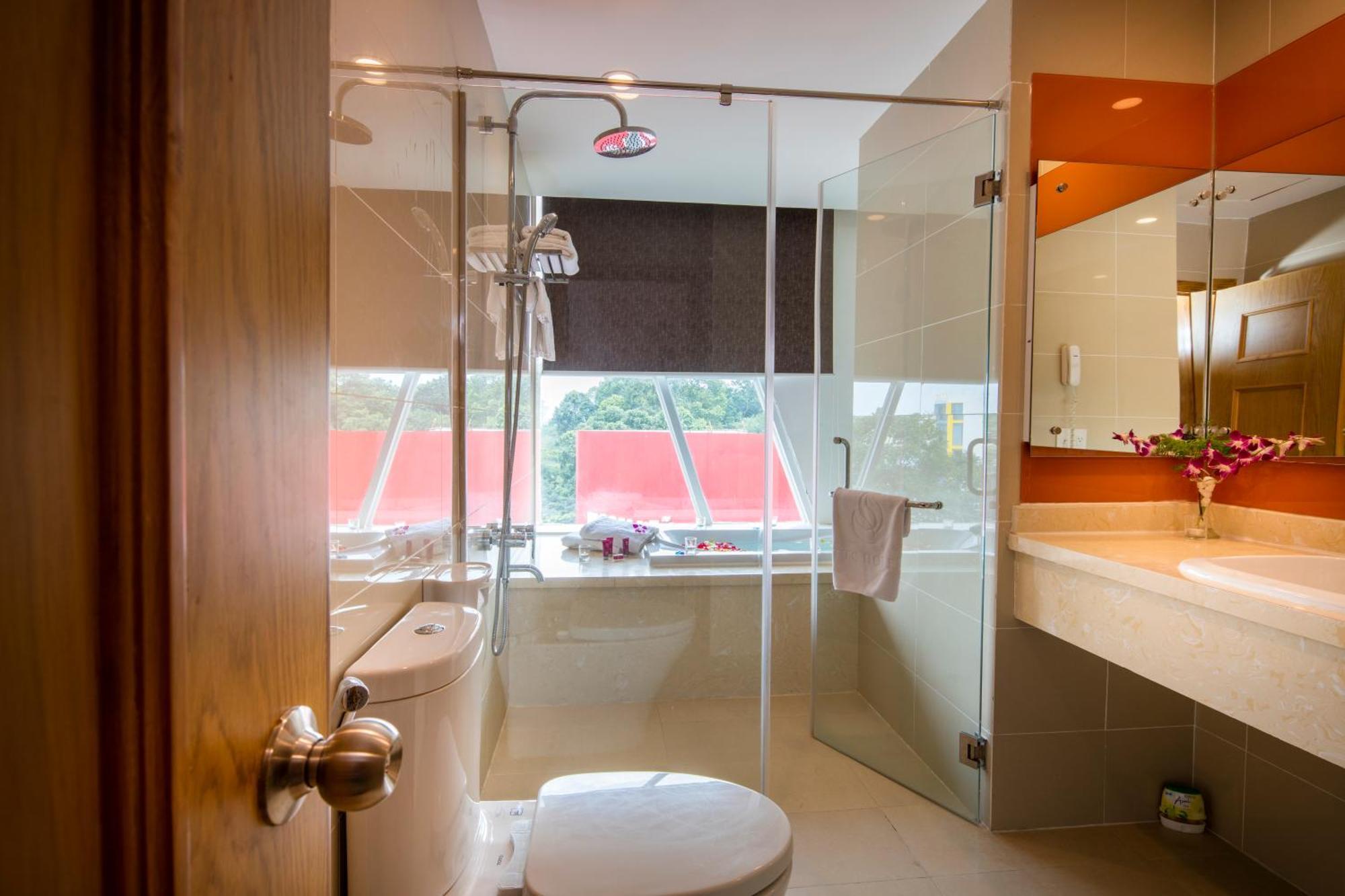 Ttc Hotel Deluxe Airport Хошимін Екстер'єр фото
