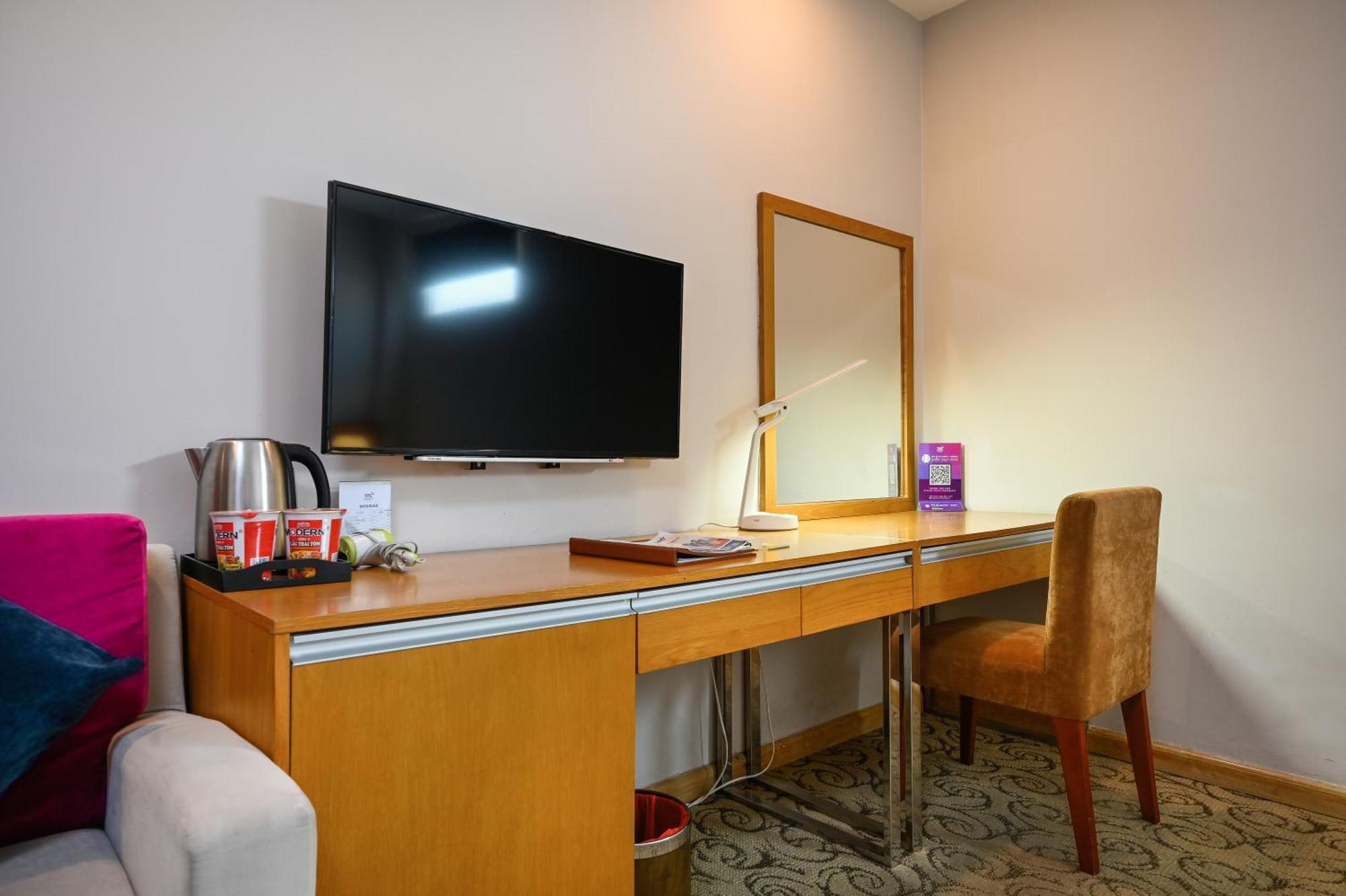 Ttc Hotel Deluxe Airport Хошимін Екстер'єр фото