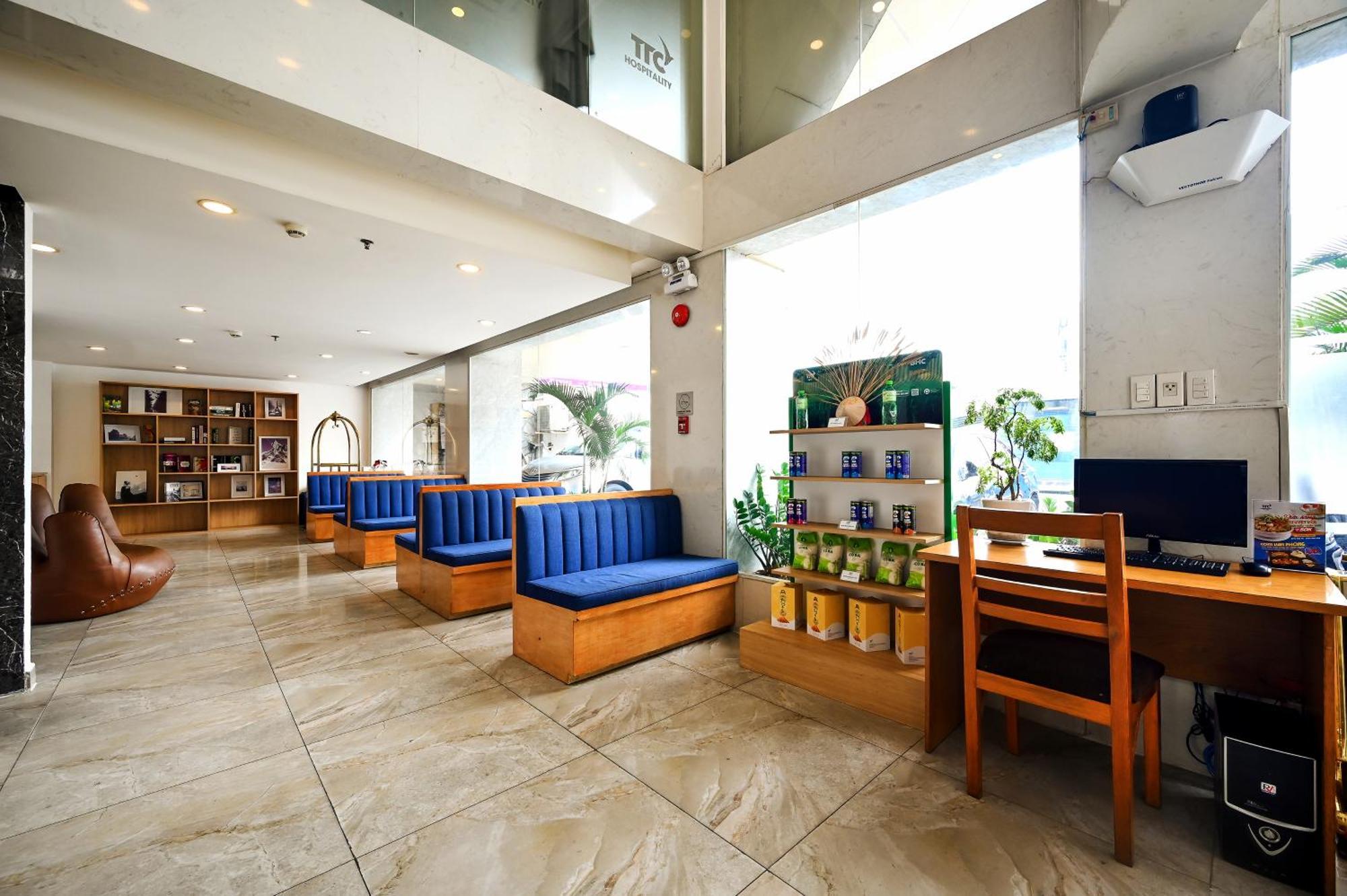 Ttc Hotel Deluxe Airport Хошимін Екстер'єр фото
