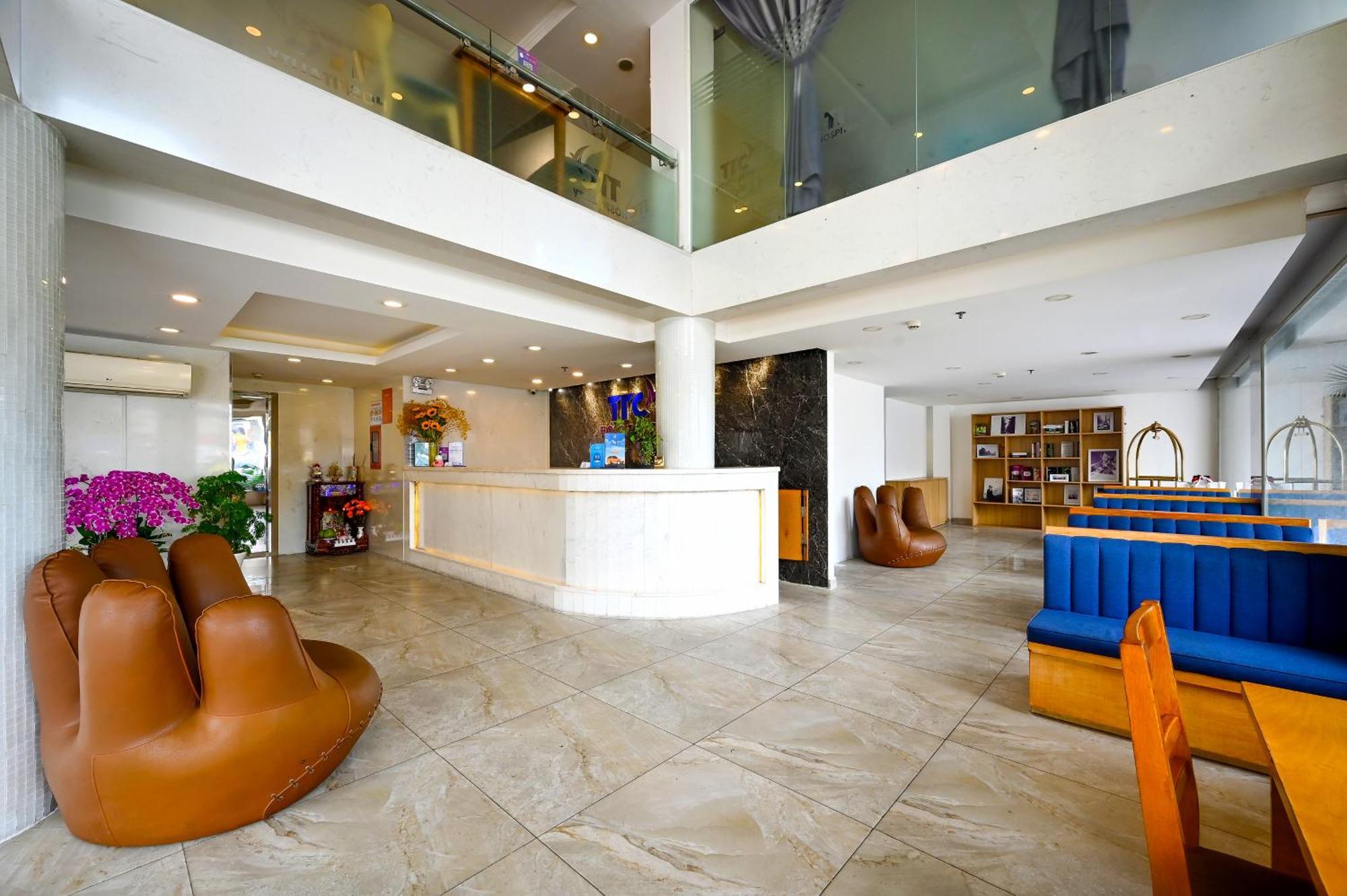 Ttc Hotel Deluxe Airport Хошимін Екстер'єр фото