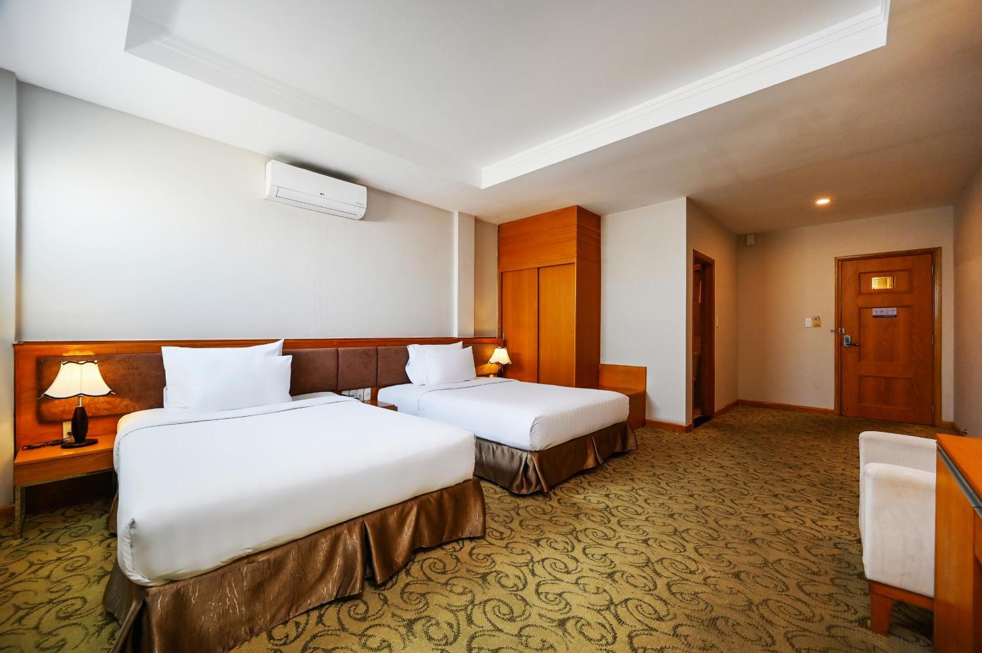 Ttc Hotel Deluxe Airport Хошимін Екстер'єр фото